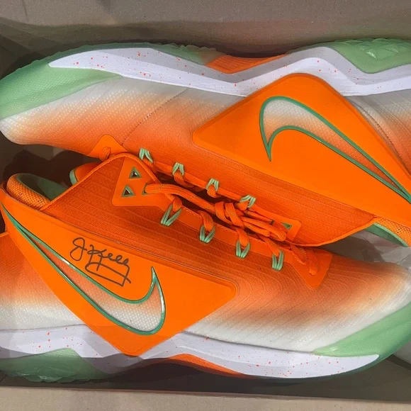 Nike field general Miami hurricanes sneakers size 13 signed by legend Jim Kelly Shoes